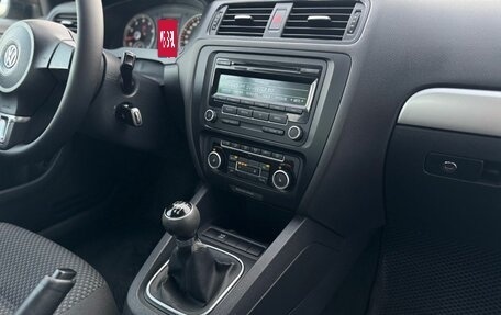 Volkswagen Jetta VI, 2011 год, 830 000 рублей, 24 фотография