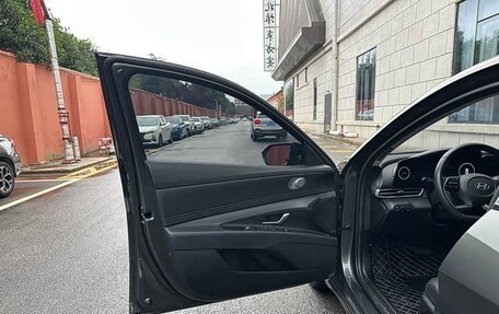 Hyundai Elantra, 2023 год, 1 199 999 рублей, 18 фотография