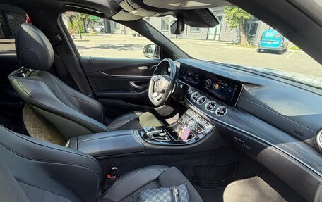 Mercedes-Benz E-Класс, 2016 год, 3 100 000 рублей, 14 фотография