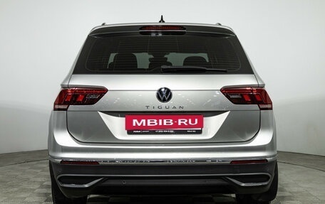 Volkswagen Tiguan II, 2022 год, 2 499 700 рублей, 7 фотография