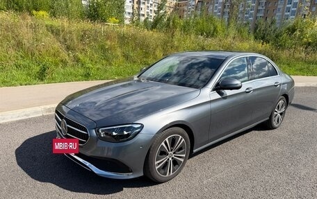 Mercedes-Benz E-Класс, 2022 год, 6 090 000 рублей, 12 фотография
