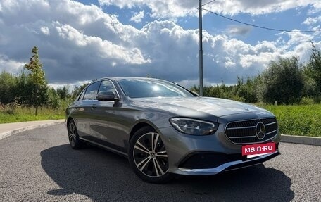 Mercedes-Benz E-Класс, 2022 год, 6 090 000 рублей, 3 фотография