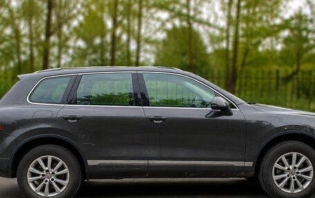 Volkswagen Touareg III, 2012 год, 1 550 000 рублей, 2 фотография