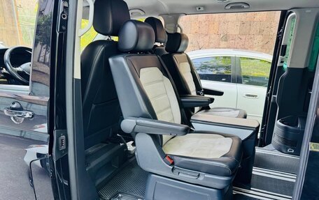 Volkswagen Multivan T6 рестайлинг, 2018 год, 4 500 000 рублей, 7 фотография