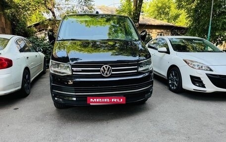 Volkswagen Multivan T6 рестайлинг, 2018 год, 4 500 000 рублей, 4 фотография
