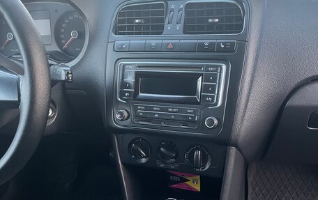 Volkswagen Polo VI (EU Market), 2013 год, 800 000 рублей, 10 фотография