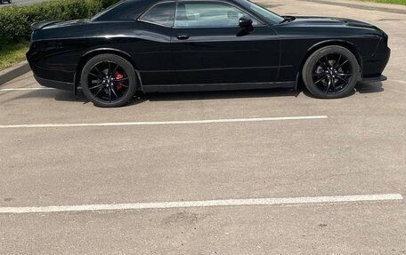 Dodge Challenger III рестайлинг 2, 2018 год, 3 100 000 рублей, 3 фотография