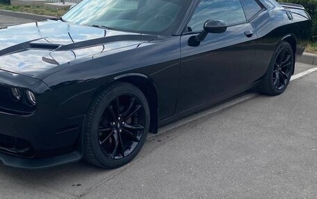 Dodge Challenger III рестайлинг 2, 2018 год, 3 100 000 рублей, 5 фотография