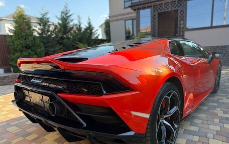 Lamborghini Huracán, 2019 год, 20 000 000 рублей, 4 фотография