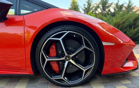 Lamborghini Huracán, 2019 год, 20 000 000 рублей, 3 фотография