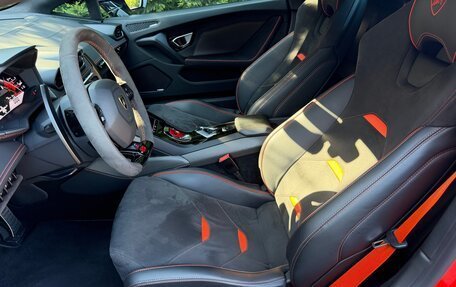 Lamborghini Huracán, 2019 год, 20 000 000 рублей, 11 фотография
