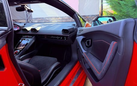 Lamborghini Huracán, 2019 год, 20 000 000 рублей, 17 фотография