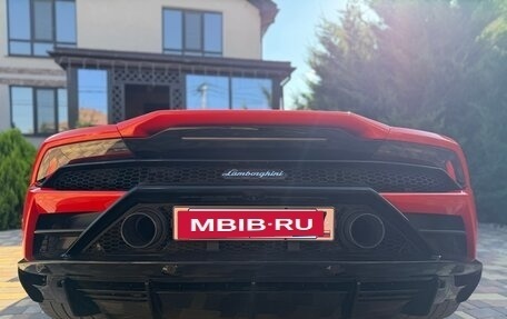Lamborghini Huracán, 2019 год, 20 000 000 рублей, 9 фотография