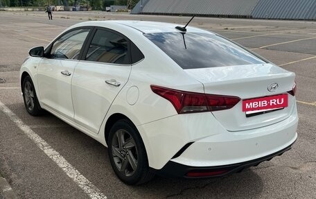 Hyundai Solaris II рестайлинг, 2021 год, 1 750 000 рублей, 2 фотография