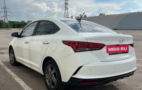 Hyundai Solaris II рестайлинг, 2021 год, 1 750 000 рублей, 3 фотография