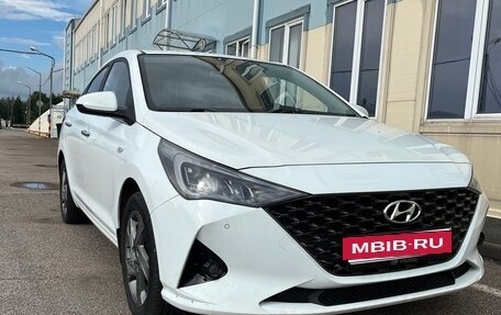 Hyundai Solaris II рестайлинг, 2021 год, 1 750 000 рублей, 4 фотография