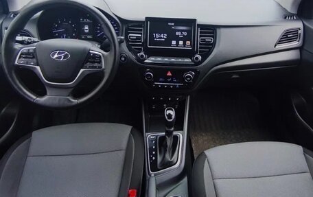 Hyundai Solaris II рестайлинг, 2021 год, 1 750 000 рублей, 15 фотография