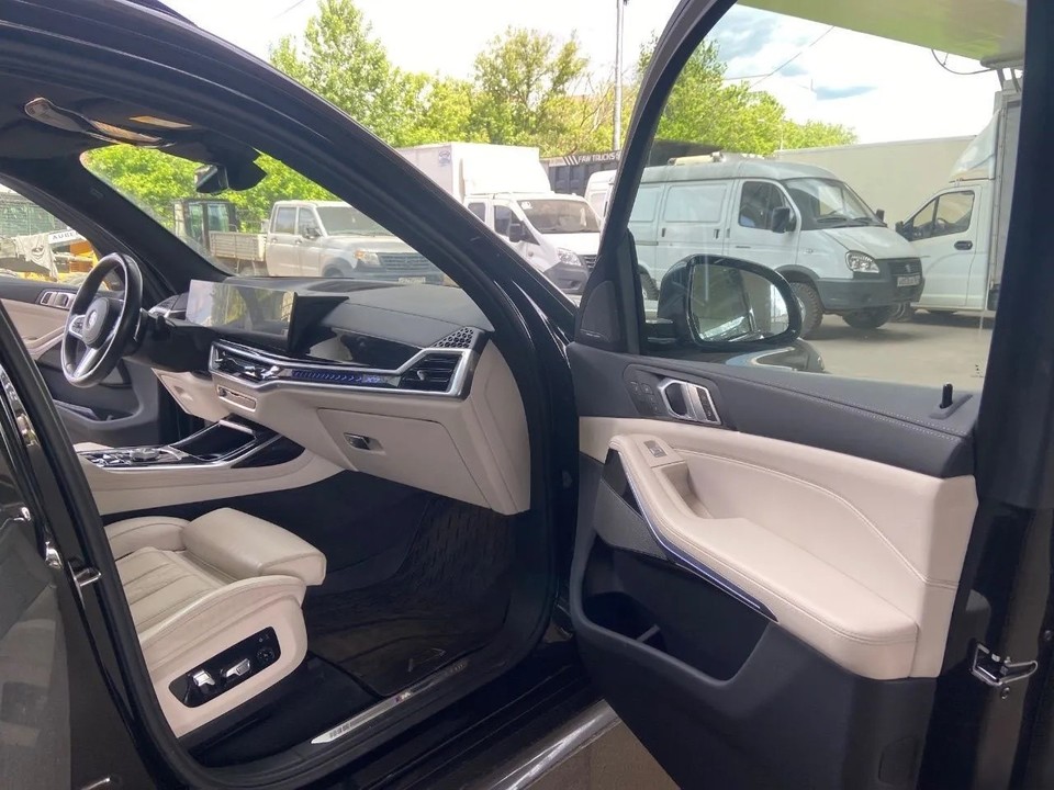 BMW X7 G07, 2023 год, 15 000 000 рублей, 8 фотография