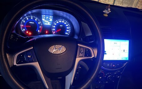 Hyundai Solaris II рестайлинг, 2014 год, 700 000 рублей, 6 фотография