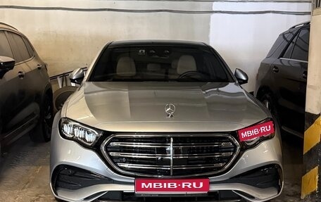 Mercedes-Benz E-Класс, 2024 год, 6 890 000 рублей, 1 фотография