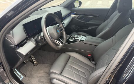 BMW 5 серия, 2024 год, 5 145 000 рублей, 15 фотография