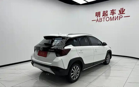 Toyota Yaris, 2022 год, 1 142 000 рублей, 5 фотография