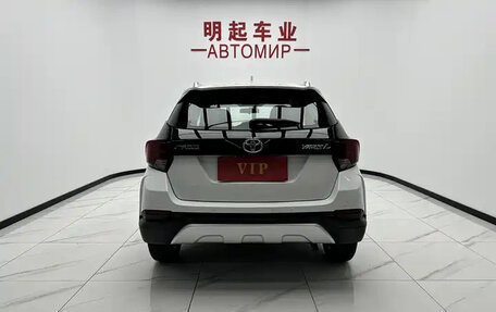 Toyota Yaris, 2022 год, 1 142 000 рублей, 6 фотография