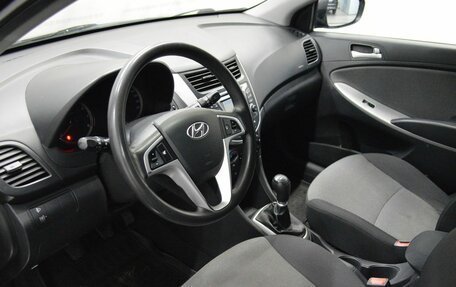 Hyundai Solaris II рестайлинг, 2011 год, 614 000 рублей, 10 фотография