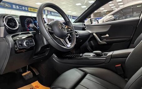 Mercedes-Benz A-Класс, 2022 год, 1 800 000 рублей, 8 фотография