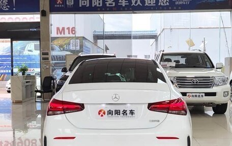 Mercedes-Benz A-Класс, 2022 год, 1 800 000 рублей, 5 фотография