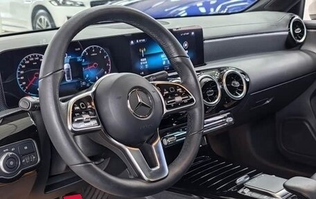 Mercedes-Benz A-Класс, 2022 год, 1 800 000 рублей, 9 фотография