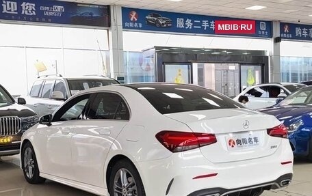 Mercedes-Benz A-Класс, 2022 год, 1 800 000 рублей, 4 фотография