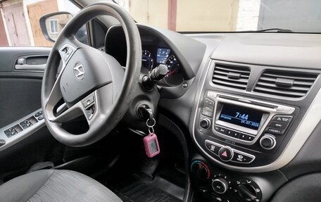 Hyundai Solaris II рестайлинг, 2014 год, 850 000 рублей, 8 фотография