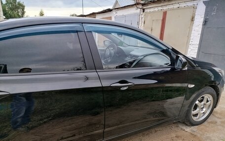 Hyundai Solaris II рестайлинг, 2014 год, 850 000 рублей, 10 фотография