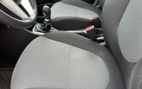 Hyundai Solaris II рестайлинг, 2011 год, 945 000 рублей, 25 фотография