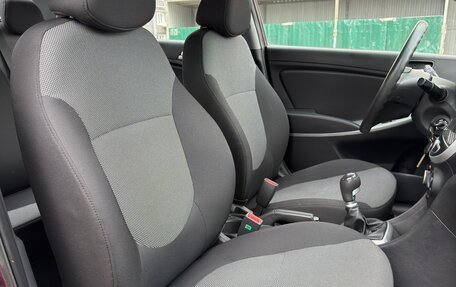 Hyundai Solaris II рестайлинг, 2011 год, 945 000 рублей, 28 фотография
