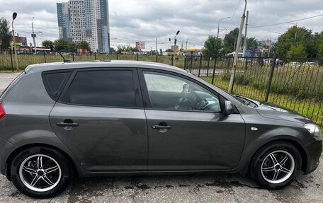 KIA cee'd I рестайлинг, 2010 год, 650 000 рублей, 6 фотография