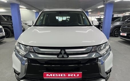Mitsubishi Outlander III рестайлинг 3, 2018 год, 2 049 000 рублей, 2 фотография