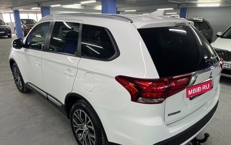 Mitsubishi Outlander III рестайлинг 3, 2018 год, 2 049 000 рублей, 7 фотография