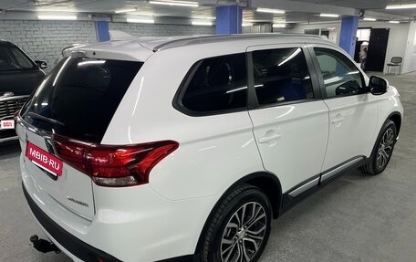 Mitsubishi Outlander III рестайлинг 3, 2018 год, 2 049 000 рублей, 5 фотография