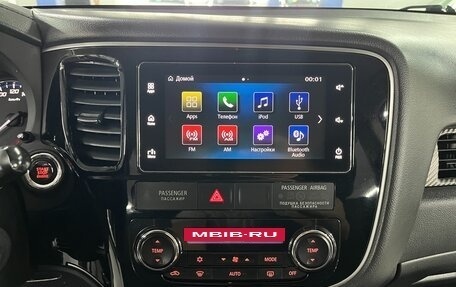 Mitsubishi Outlander III рестайлинг 3, 2018 год, 2 049 000 рублей, 13 фотография