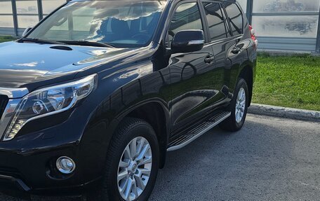 Toyota Land Cruiser Prado 150 рестайлинг 2, 2016 год, 4 150 000 рублей, 2 фотография