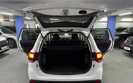 Mitsubishi Outlander III рестайлинг 3, 2018 год, 2 049 000 рублей, 22 фотография