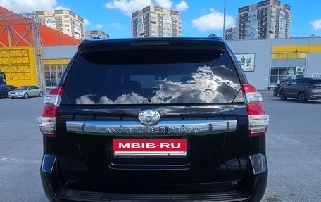 Toyota Land Cruiser Prado 150 рестайлинг 2, 2016 год, 4 150 000 рублей, 4 фотография