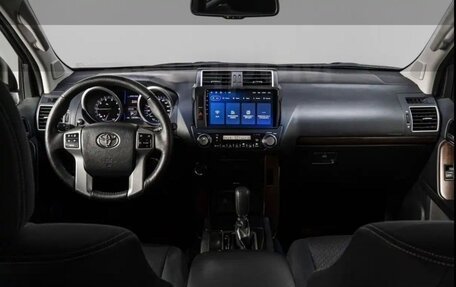 Toyota Land Cruiser Prado 150 рестайлинг 2, 2016 год, 4 150 000 рублей, 20 фотография