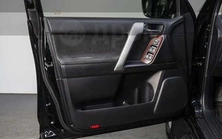 Toyota Land Cruiser Prado 150 рестайлинг 2, 2016 год, 4 150 000 рублей, 21 фотография