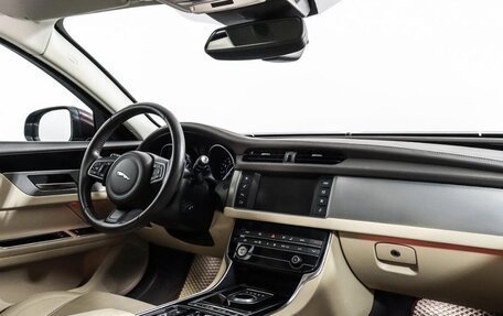 Jaguar XF II, 2018 год, 2 150 000 рублей, 9 фотография