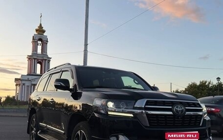 Toyota Land Cruiser 200, 2020 год, 6 550 000 рублей, 10 фотография