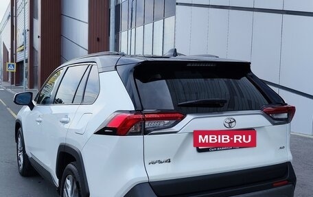 Toyota RAV4, 2020 год, 2 680 000 рублей, 4 фотография