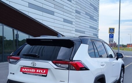 Toyota RAV4, 2020 год, 2 680 000 рублей, 6 фотография